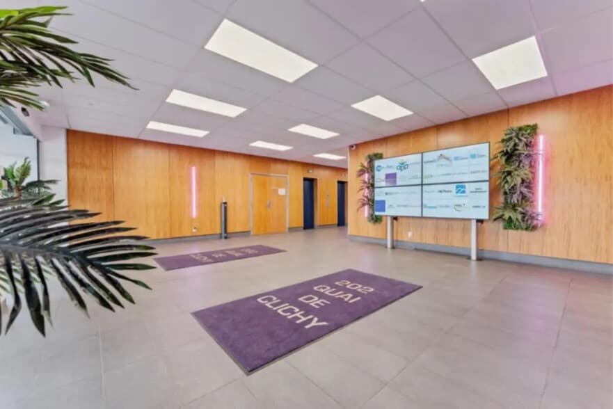 Office in Clichy for sale - Lobby - Image 3 of 7