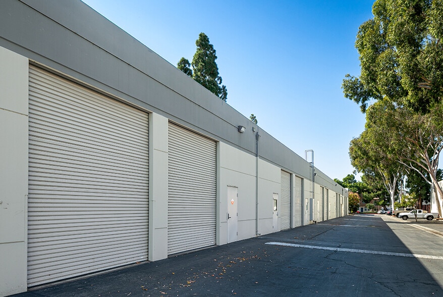 11721-11741 Telegraph Rd portfolio of 3 properties for sale on LoopNet.com - Building Photo - Image 2 of 9