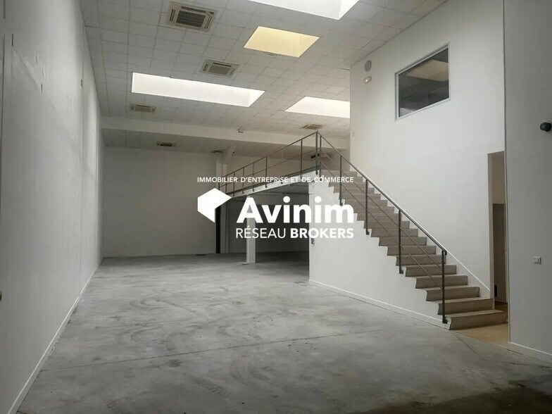 Industrial in Ennery for lease - Building Photo - Image 2 of 7