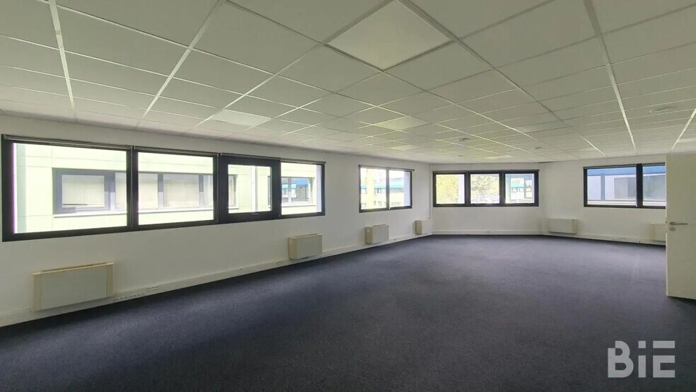 Office in Canéjan for lease - Interior Photo - Image 3 of 3
