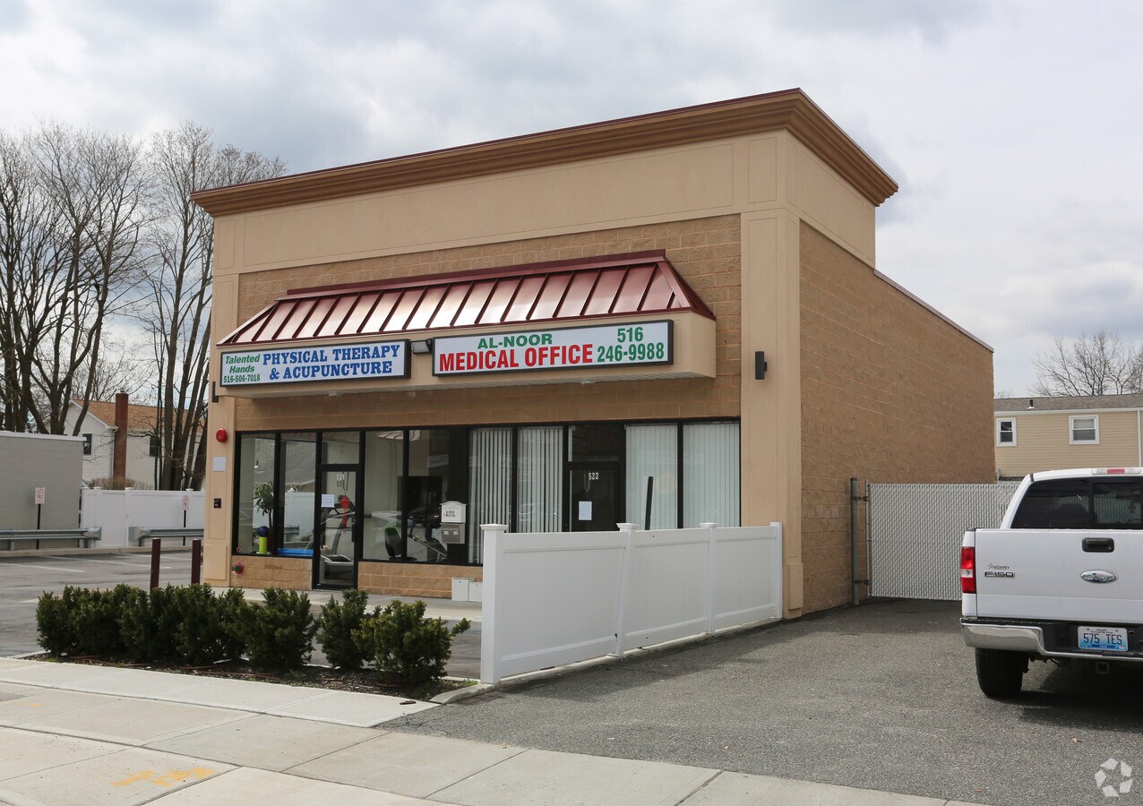 529 E Meadow Ave, East Meadow, NY 11554