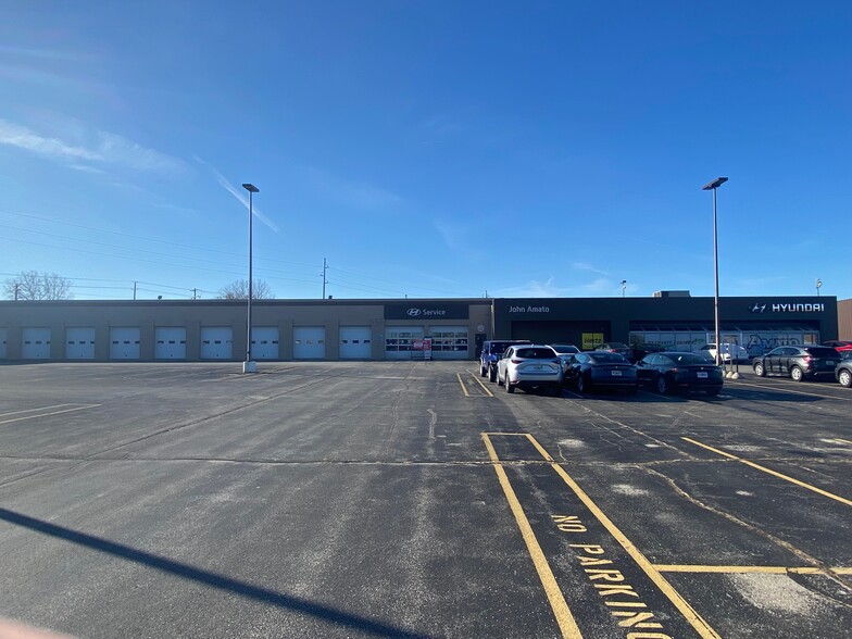 8301 N 76th St, Milwaukee, WI for lease - Building Photo - Image 2 of 12