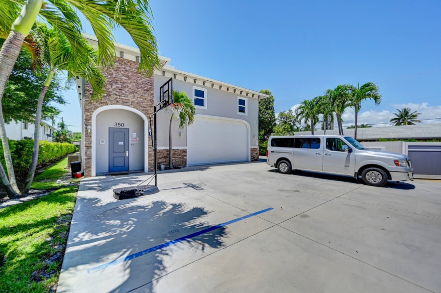 350 W Pine St, Lantana, FL for sale - Primary Photo - Image 1 of 31