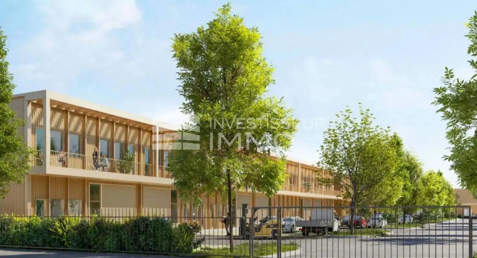 Flex in Montereau-sur-le-Jard for sale - Building Photo - Image 1 of 3