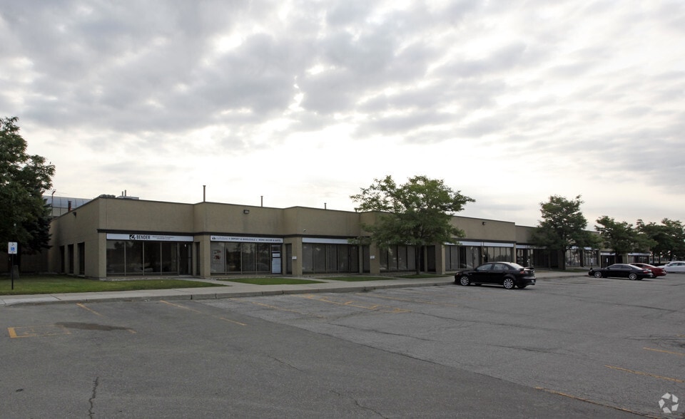 5810 Ambler Dr, Mississauga, ON for lease - Primary Photo - Image 1 of 2