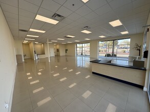 3950 W Lake Mead Blvd, North Las Vegas, NV for lease Building Photo- Image 2 of 5