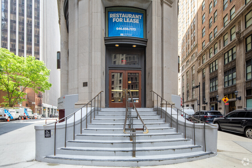 1 Wall Street Ct, New York, NY for lease - Building Photo - Image 2 of 8