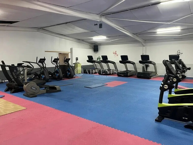 Flex in Neuilly-sur-Marne for lease - Building Photo - Image 2 of 8