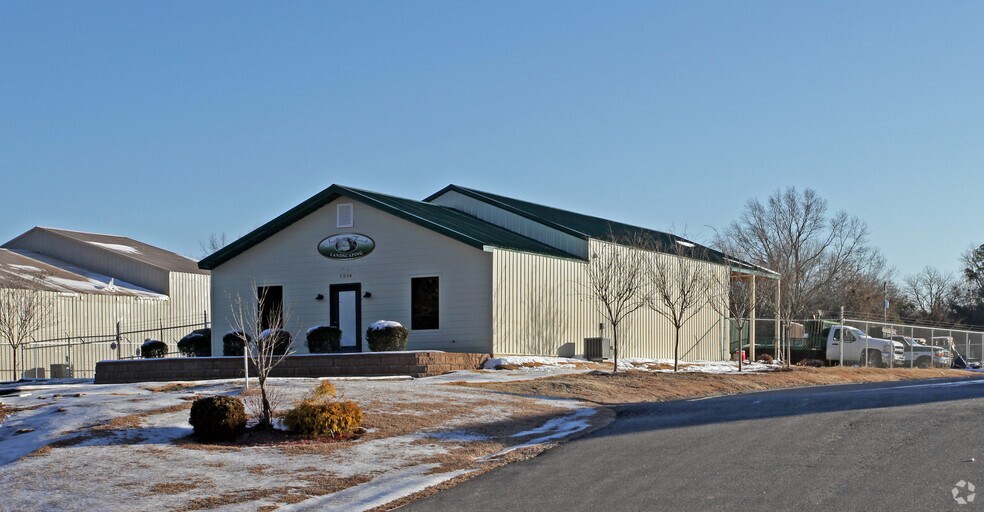 1214 Wylie St, Camden, SC for sale - Primary Photo - Image 1 of 1