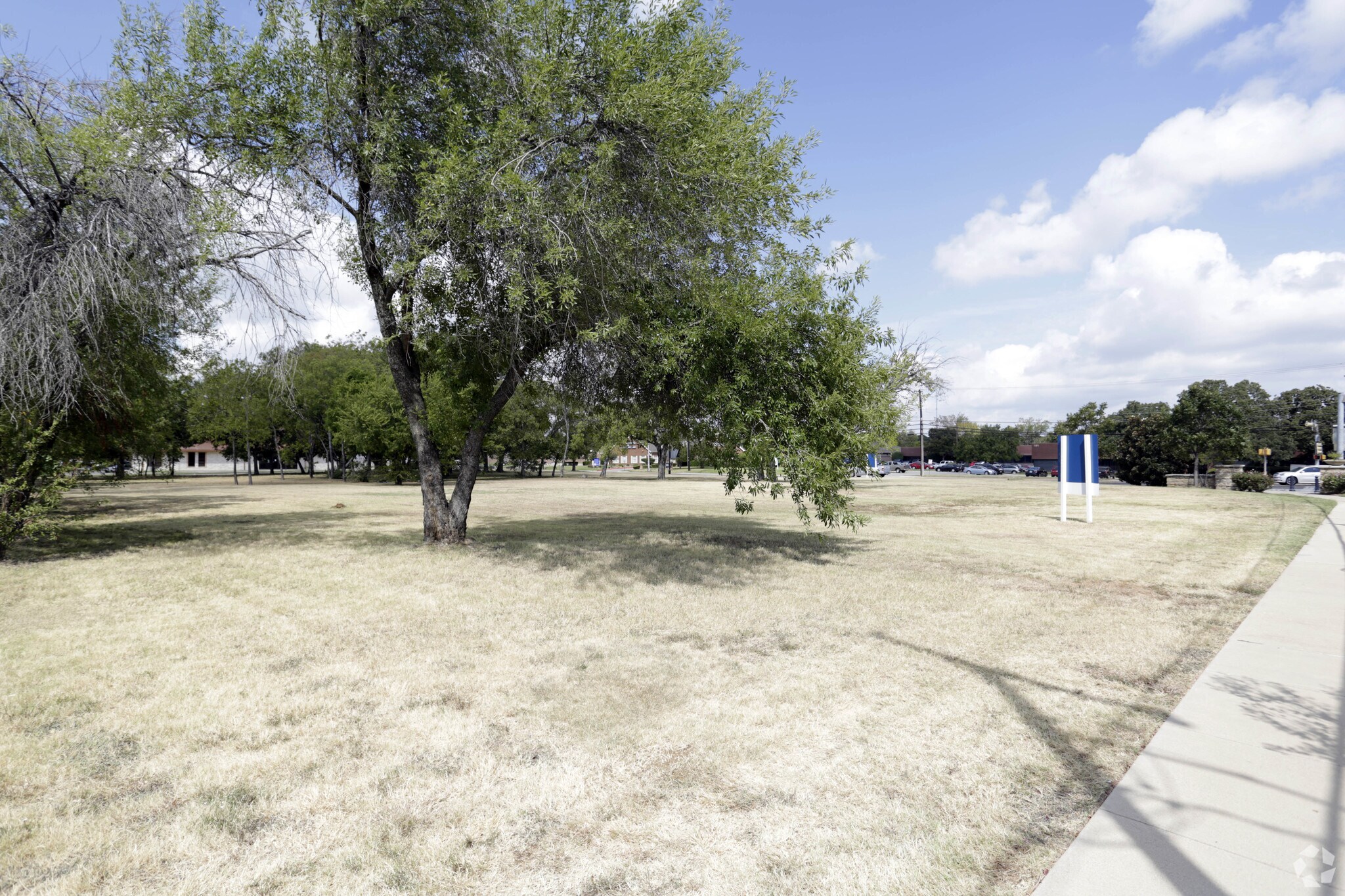 100-108 W Randol Mill Rd, Arlington, TX for sale Building Photo- Image 1 of 1