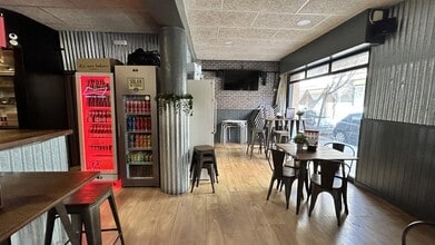 Retail in Cornellà de Llobregat, Barcelona for lease Interior Photo- Image 2 of 14