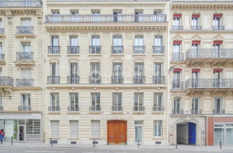 Office in Paris for lease - Building Photo - Image 1 of 11