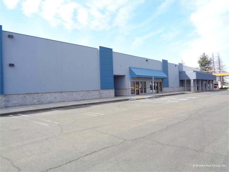 950 Oakdale Rd, Modesto, CA for lease - Building Photo - Image 2 of 4