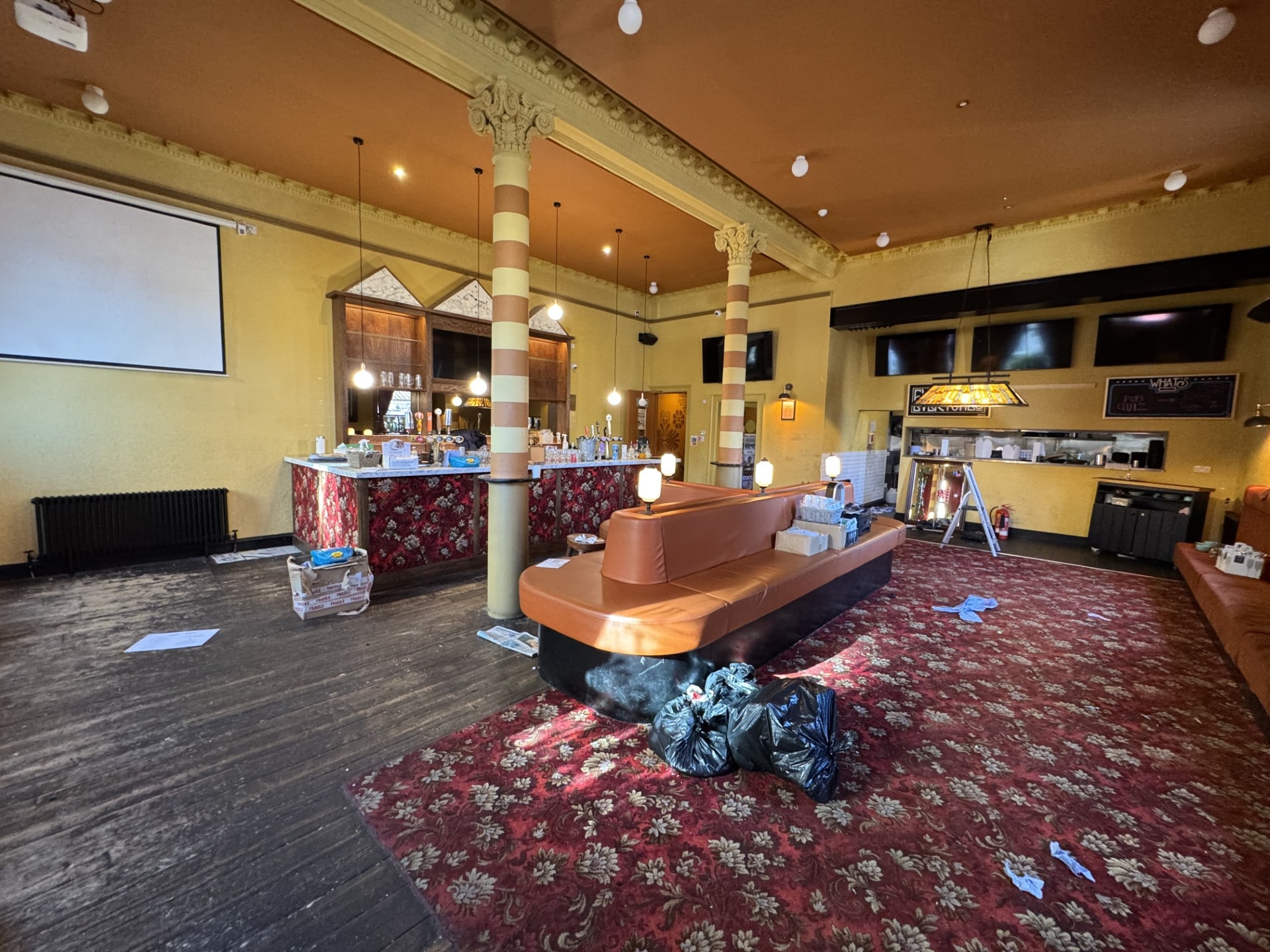 697 Pollokshaws Rd, Glasgow for lease Interior Photo- Image 1 of 5