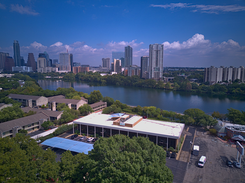 512 E Riverside Dr, Austin, TX for sale - Building Photo - Image 1 of 1