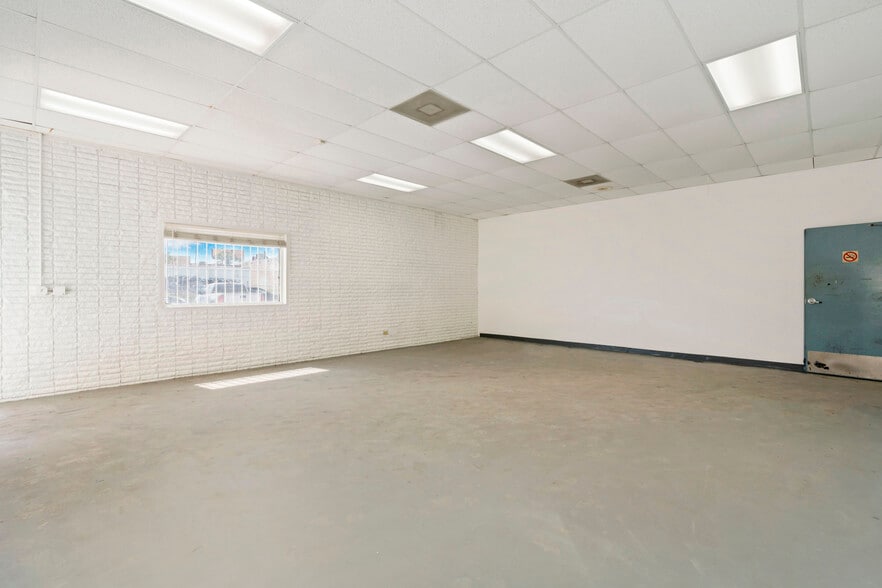 1350-1390 N Colorado St, San Antonio, TX for lease - Building Photo - Image 3 of 20