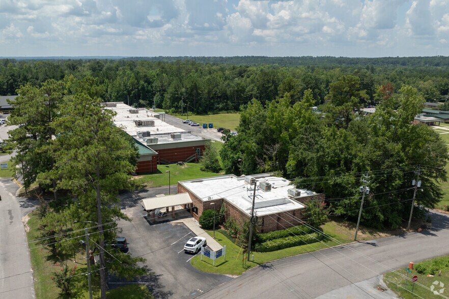 1207 Azalea Pl, Brewton, AL for sale - Aerial - Image 2 of 17