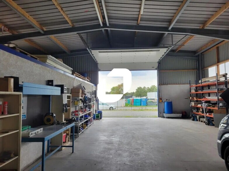 Office in Saint-Colomban for lease - Interior Photo - Image 2 of 5