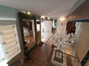 Retail in Barcelona, Barcelona for lease Interior Photo- Image 2 of 12