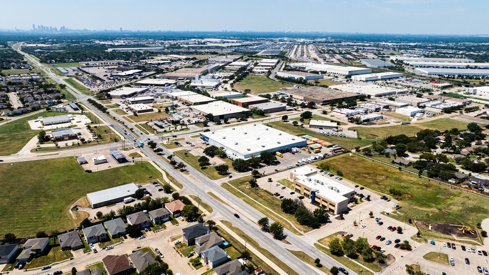 3033 Military Pky, Mesquite, TX for lease - Building Photo - Image 1 of 9