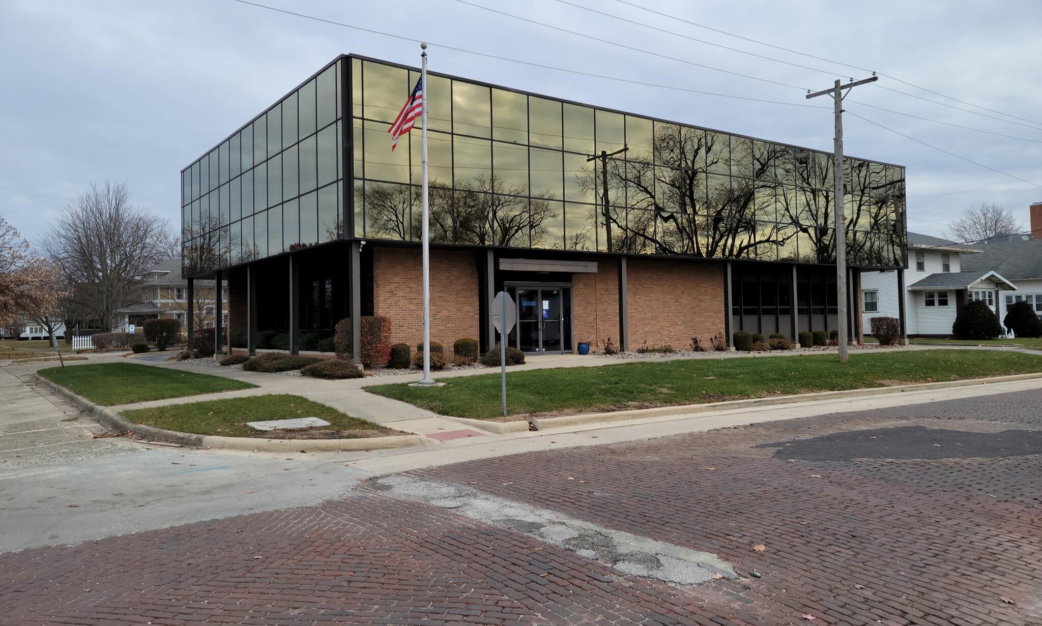 402 N Sangamon Ave, Gibson City, IL for sale Primary Photo- Image 1 of 10