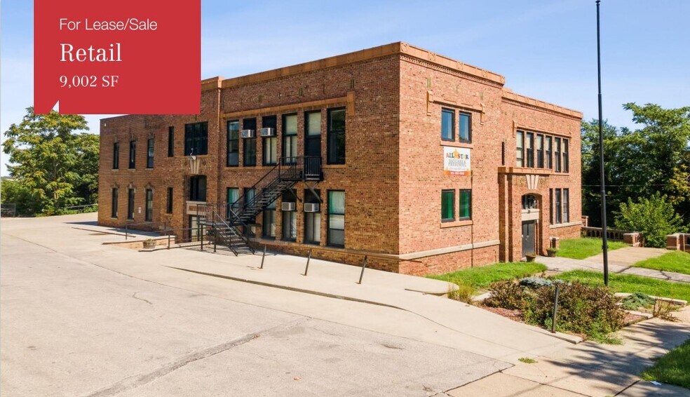 2 Hartford Ave, Des Moines, IA for sale - Building Photo - Image 1 of 1