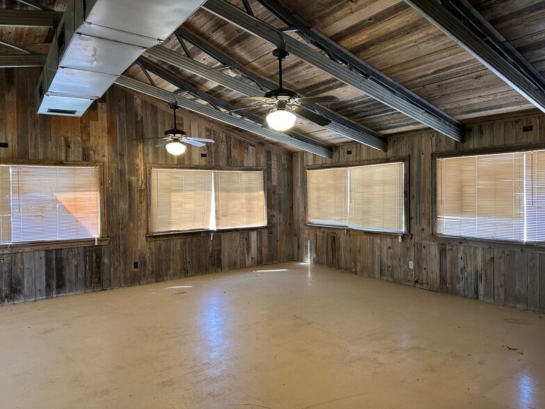 18645 FM 1431, Jonestown, TX for sale - Interior Photo - Image 3 of 9