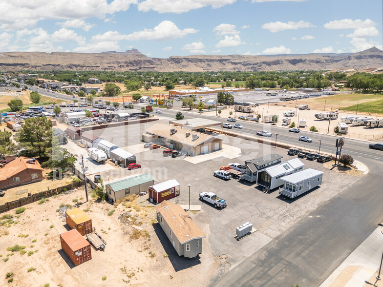 1550-1560 W State St, Hurricane, UT for sale - Building Photo - Image 2 of 4