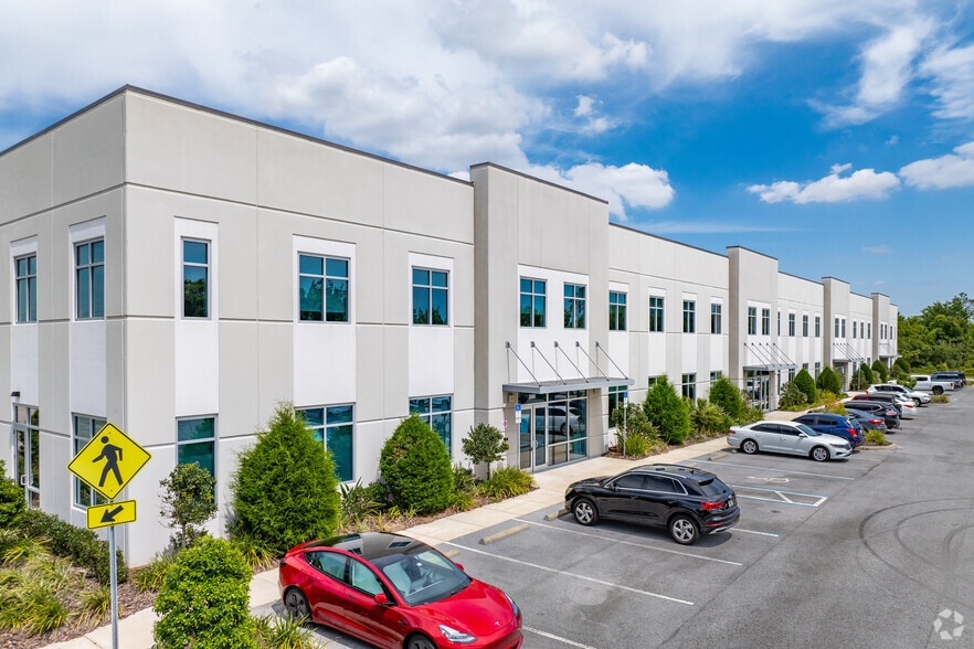 2500 Lakepointe Pky, Odessa, FL for lease - Building Photo - Image 1 of 12