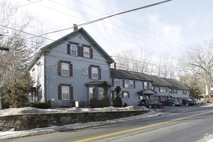 24 Crescent St, Derry, NH for sale - Primary Photo - Image 1 of 1