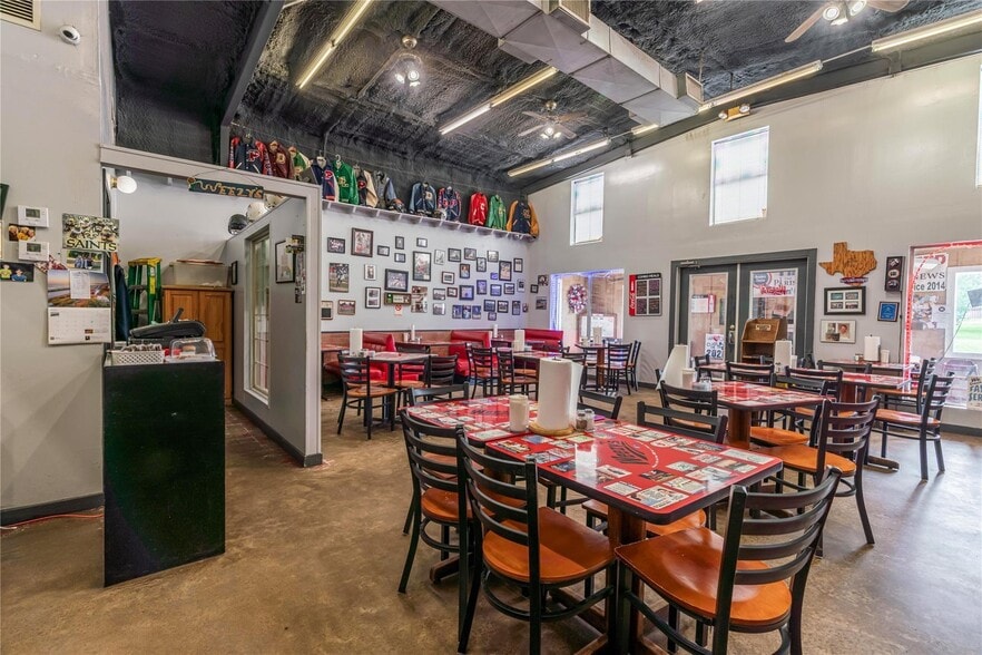 204 W Front St, Blossom, TX for sale - Building Photo - Image 3 of 4