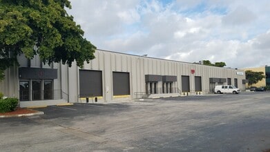 1020 SW 10th Ave, Pompano Beach, FL for lease Building Photo- Image 2 of 3