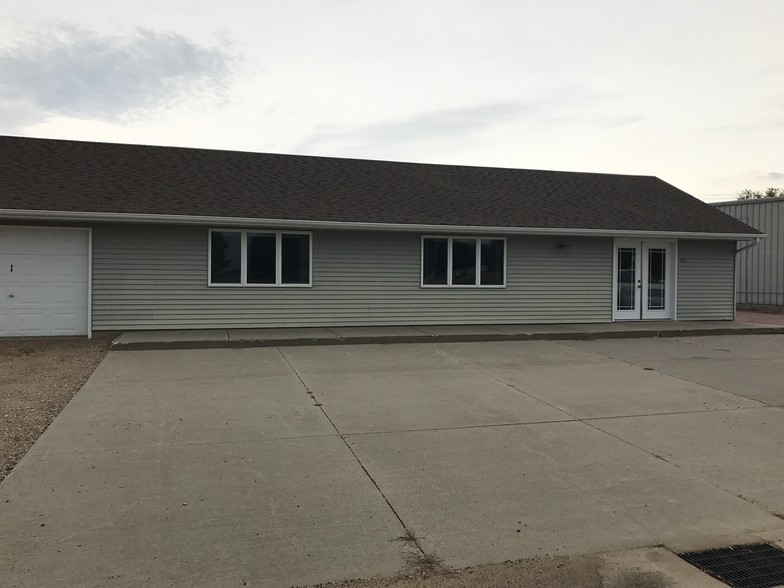 511 W 4th Ave, Humboldt, SD for sale - Building Photo - Image 1 of 1