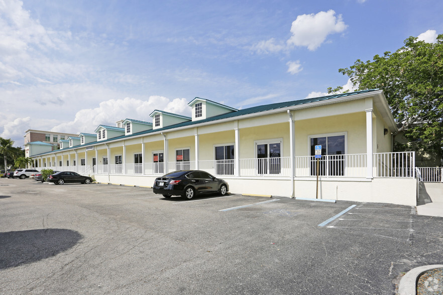 265 E Marion Ave, Punta Gorda, FL for lease - Building Photo - Image 3 of 6