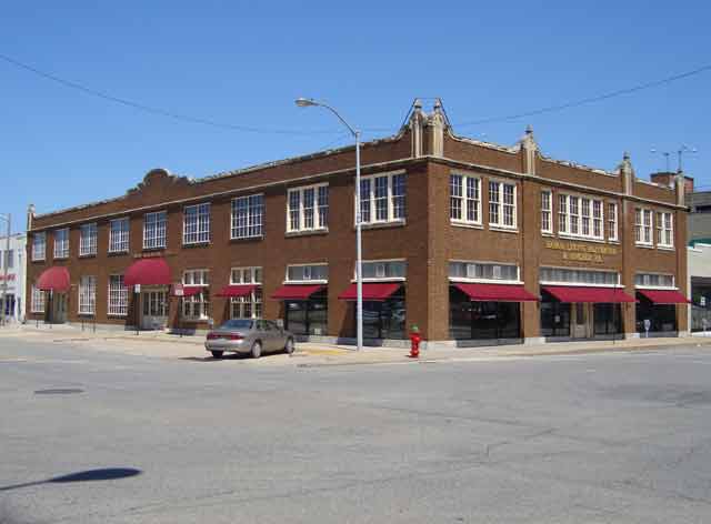 222 SW 7th St, Topeka, KS for sale - Building Photo - Image 1 of 1