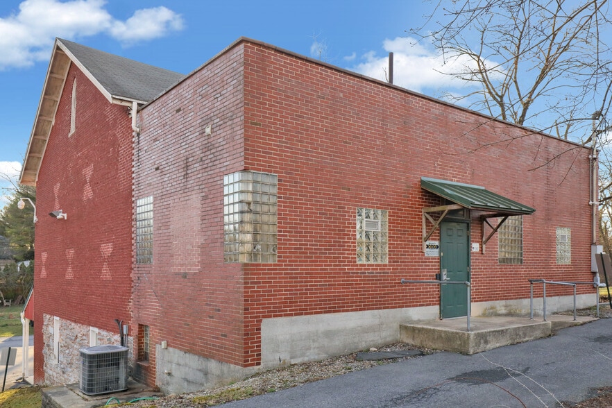 400 E Main St, Annville, PA for sale - Building Photo - Image 1 of 1