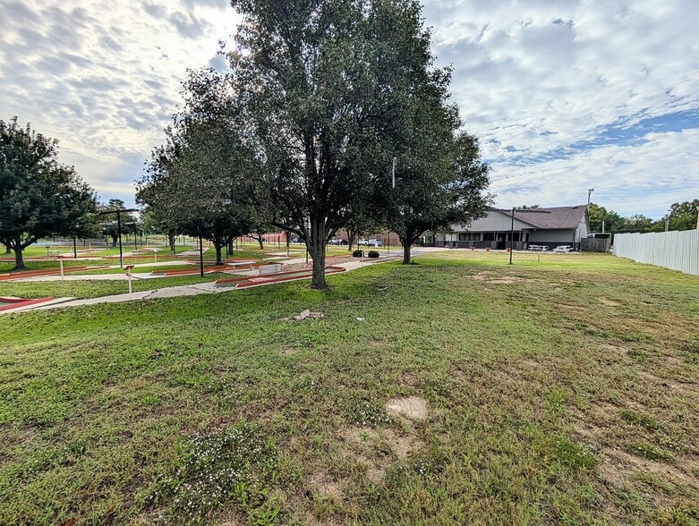 1004 E 12th Ave, Emporia, KS for sale - Building Photo - Image 2 of 12