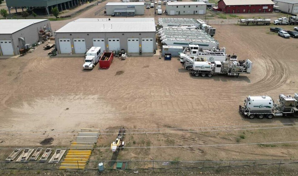 1448 Brier Estates Cres NW, Medicine Hat, AB for sale - Building Photo - Image 2 of 2