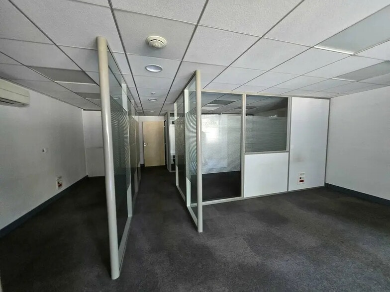 Retail in Antibes for sale - Interior Photo - Image 1 of 4