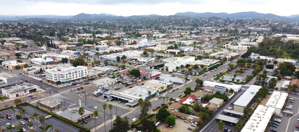 335 E Pennsylvania Ave, Escondido, CA for lease - Building Photo - Image 3 of 7