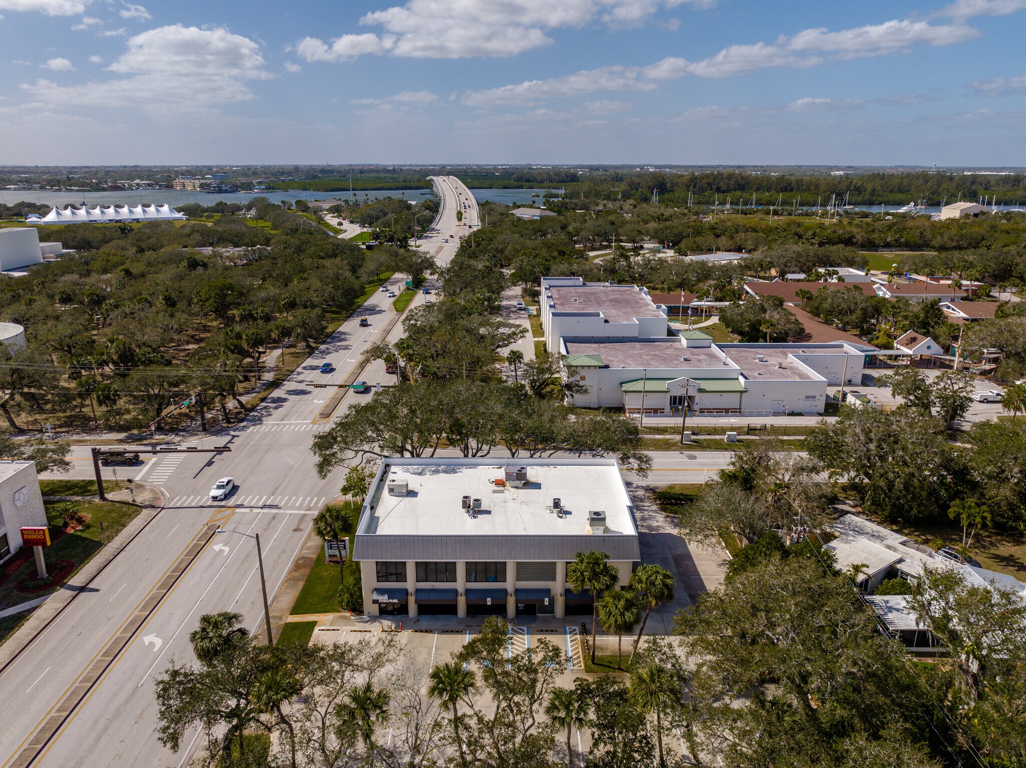 505 Beachland Blvd, Vero Beach, FL for lease Building Photo- Image 1 of 11
