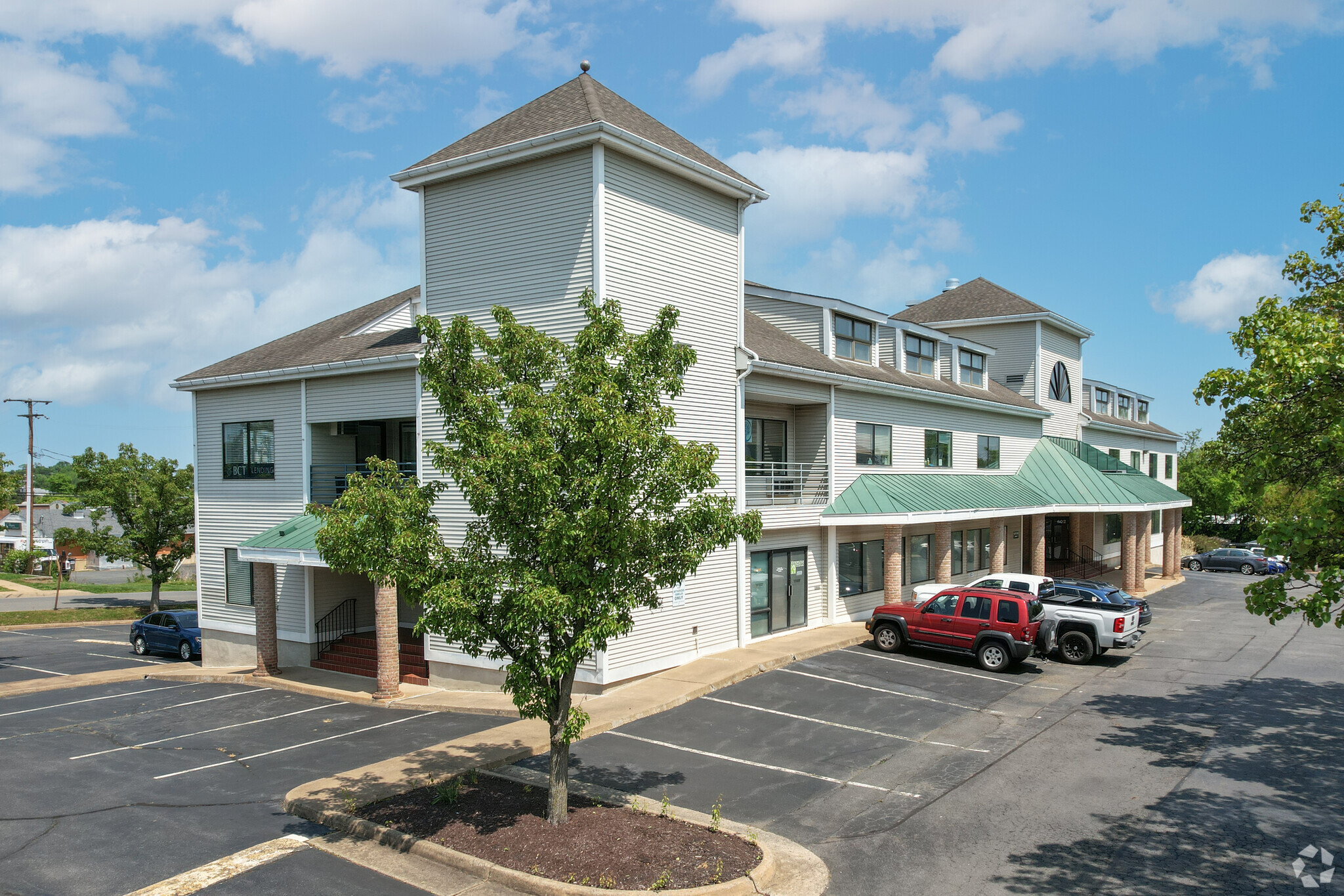 Office in Leesburg, VA for sale Primary Photo- Image 1 of 1