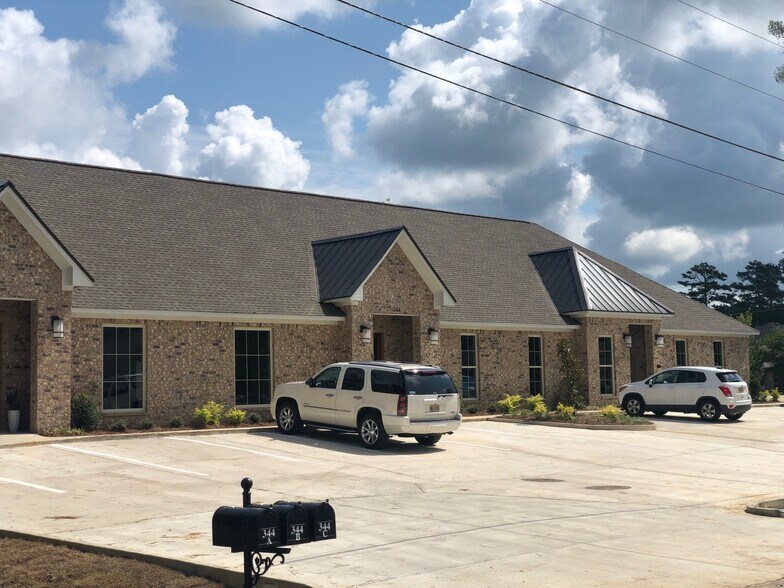 344 Keyway Dr, Flowood, MS for sale - Building Photo - Image 1 of 1