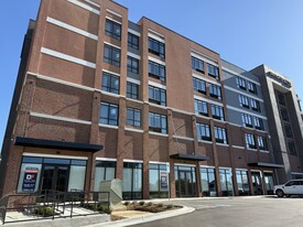 SpringHill Suites by Marriott: Retail - Storefront Property