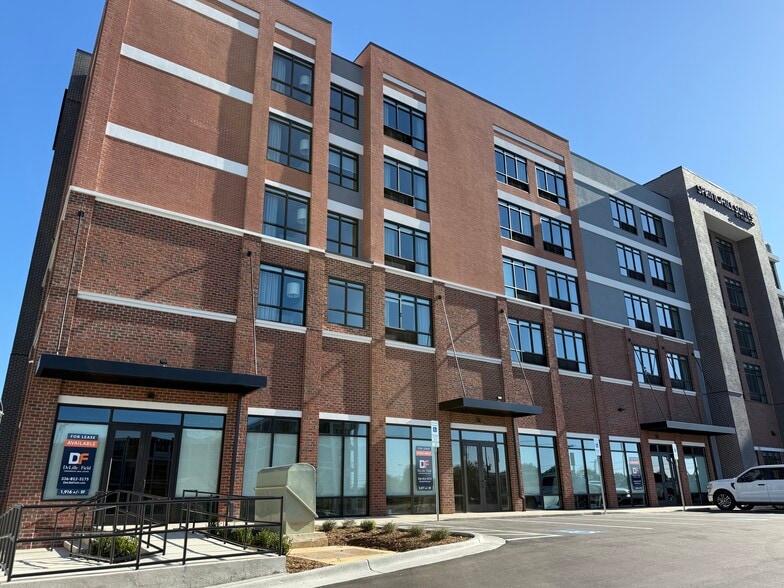 121 Virginia Place, High Point, NC for lease - Building Photo - Image 1 of 6