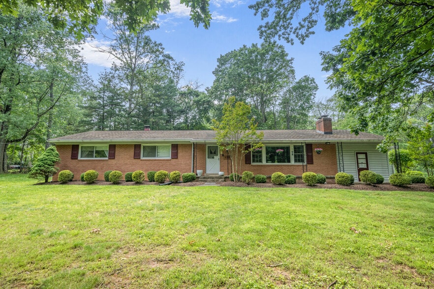 1701 Maydale Dr, Silver Spring, MD for sale - Building Photo - Image 1 of 12