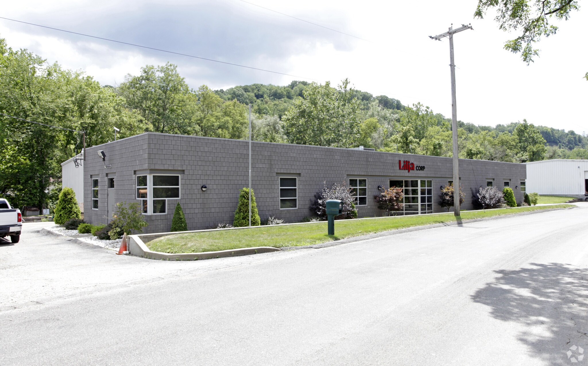 202 W Bridge Dr, Morgan, PA for sale Building Photo- Image 1 of 1