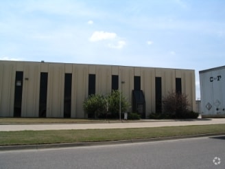 4727 S Emporia, Wichita, KS for lease - Building Photo - Image 2 of 10