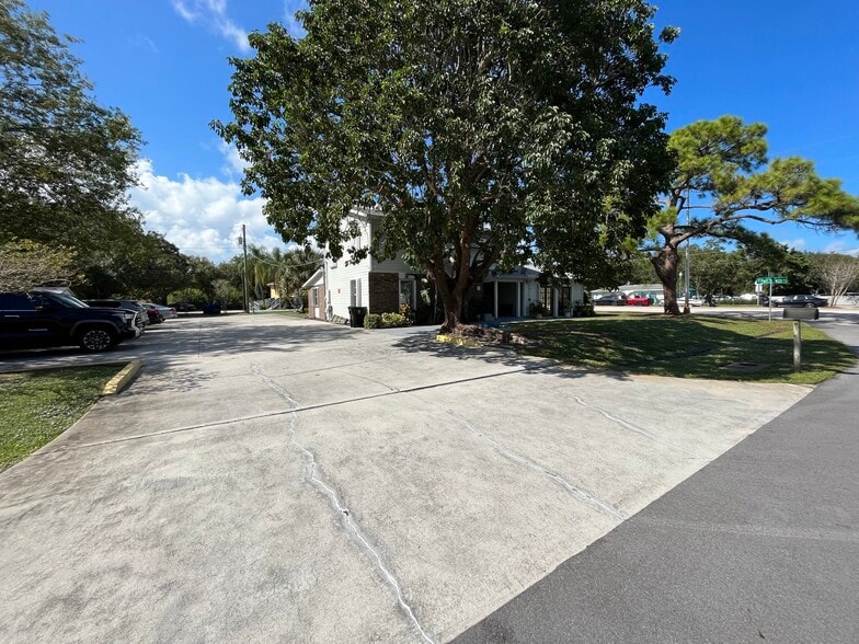 1514 SE Port St Lucie Blvd, Port Saint Lucie, FL for sale - Building Photo - Image 2 of 27