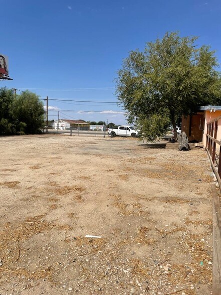 8640 Pearblossom Hwy, Littlerock, CA for sale - Building Photo - Image 1 of 1